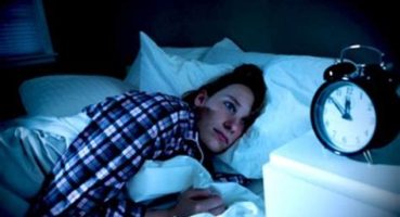 Gece Uykudan Uyanıp Kusmak Tehlikeli Bir Hastalığın İşareti mi?