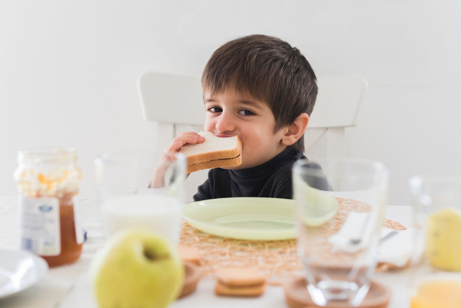 Çocuklara Yemek Yedirmekte Zorlanıyor Musunuz? İşte Çözümünüz! 4 Çocuklara Yemek Yedirmekte Zorlanıyor musunuz?