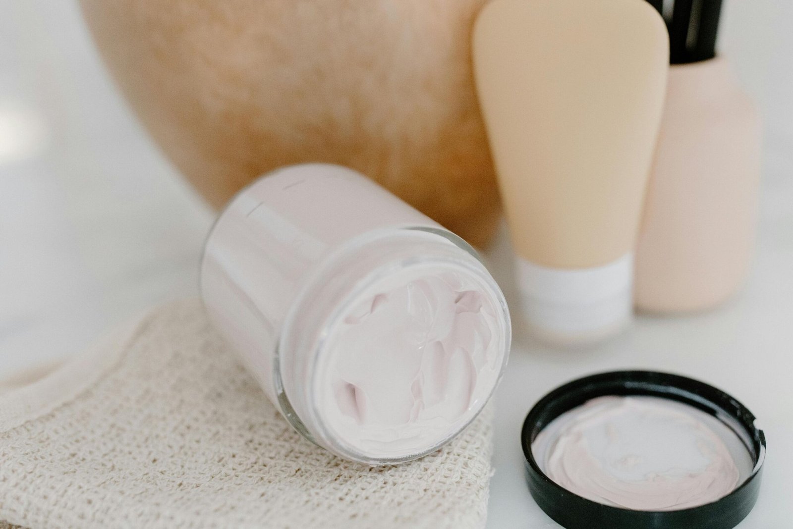 Makyaj Çantanızda Olmayan En Faydalı Güzellik Ürünleri 3 En Faydalı Güzellik Ürünleri