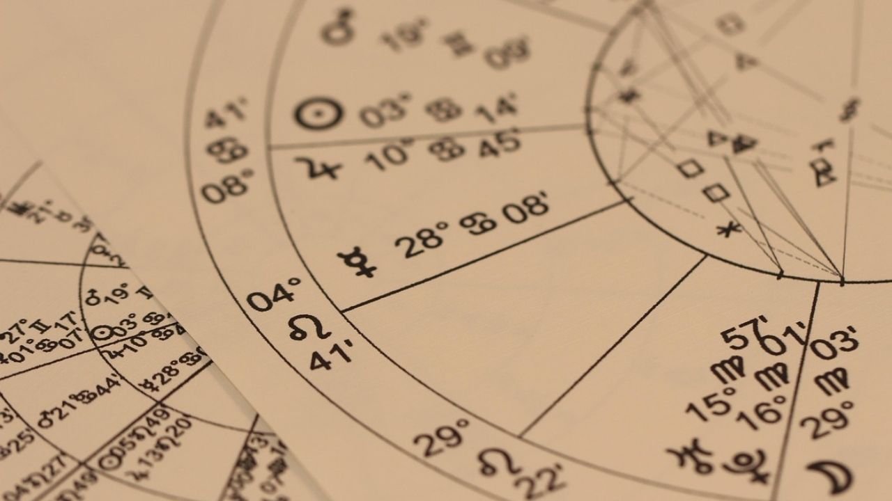 Astrolojinin Karmik Bağlantıları