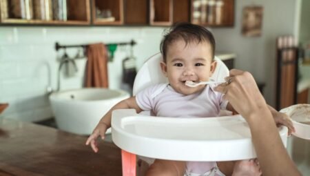 Bebeklerde Beslenme Saatleri ile İlgili Dikkat Edilmesi Gereken 4 Önemli Kural