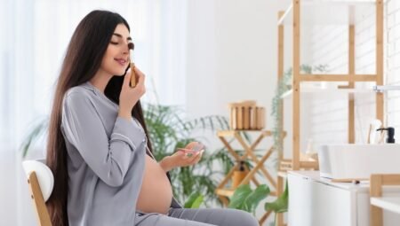 Hamilelikte Makyaj Yapmak Zararlı Mıdır? Hamilelikte Makyaj Yaparken Dikkat Edilmesi Gereken 5 Kural