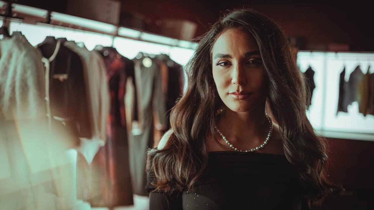 dikdortgen-vucut-tipi-kadinlar-nasil-giyinmeli