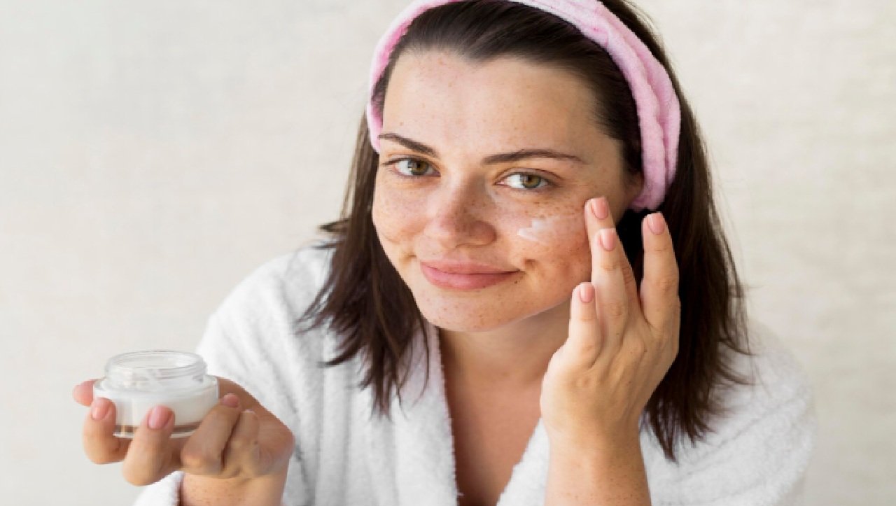 Kuru Ciltler için Nemlendirici Önerileri (Kış ve Yaza Özel) 6 kuru-ciltler-icin-nemlendirici