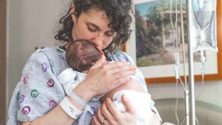 Yenidoğan Bebekle Nasıl Bağ Kurulur?