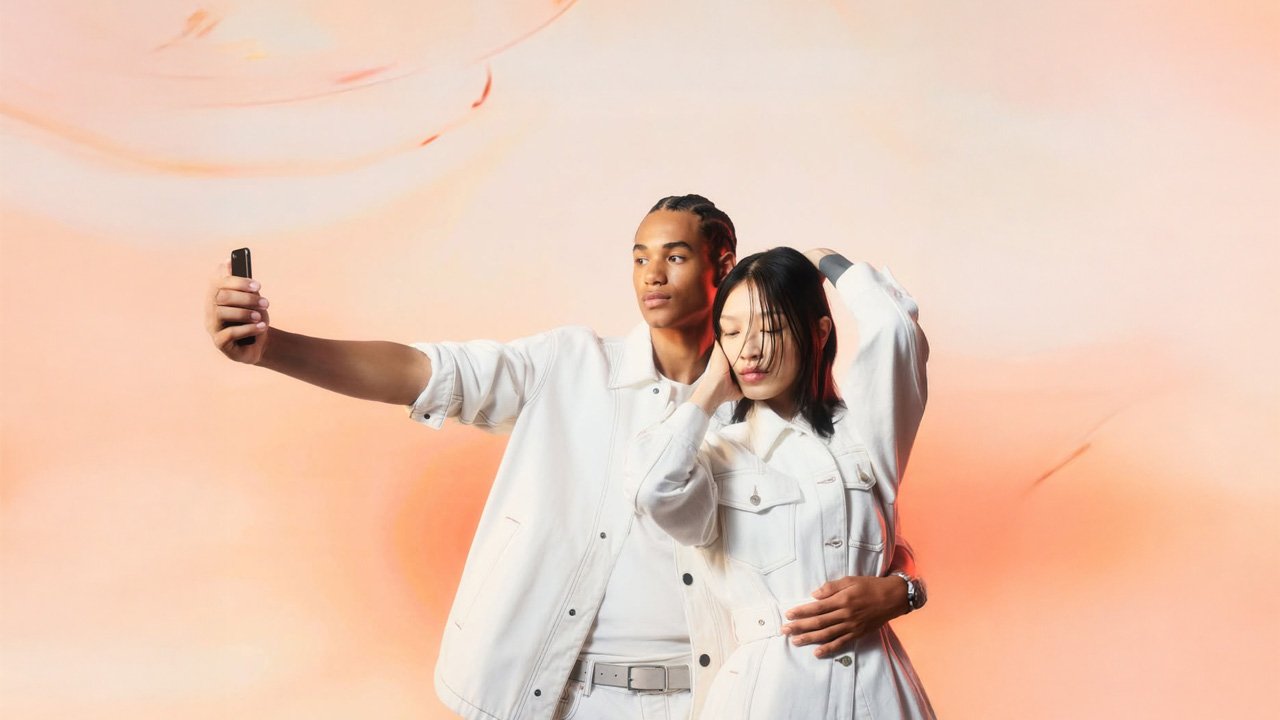 Armani Exchange Kadın Giyimde Dinamik ve Çağdaş Tasarımlar